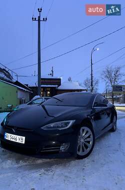 Лифтбек Tesla Model S 2016 в Киеве
