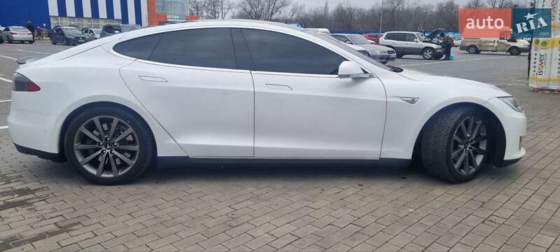 Лифтбек Tesla Model S 2014 в Николаеве