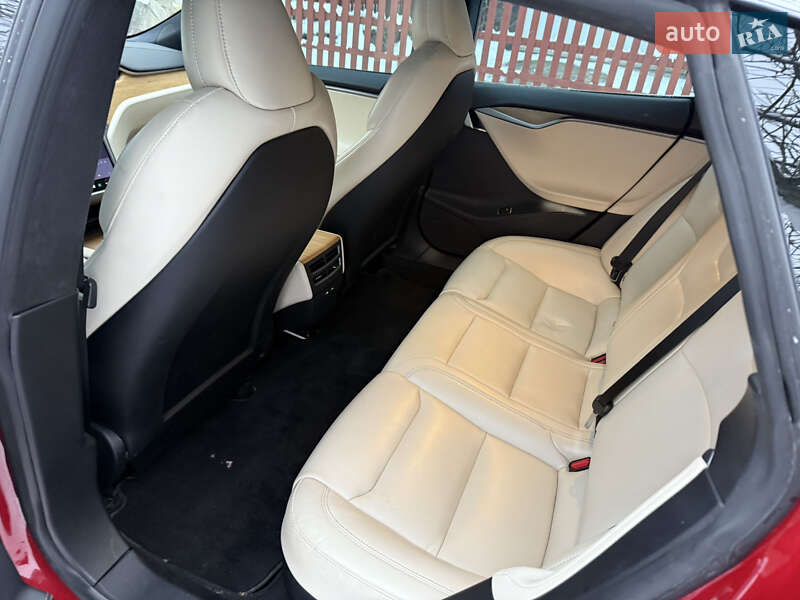 Лифтбек Tesla Model S 2020 в Ужгороде