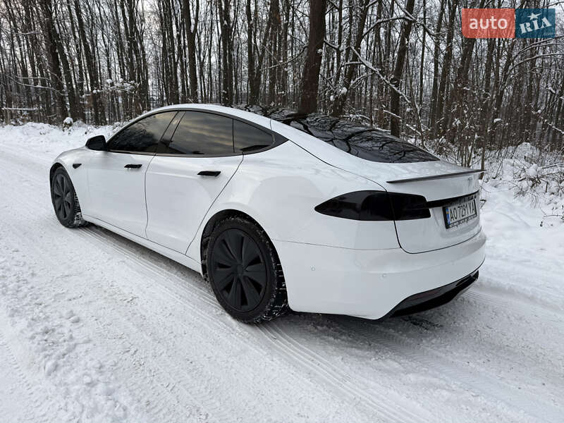 Лифтбек Tesla Model S 2021 в Ужгороде