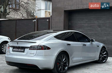 Лифтбек Tesla Model S 2017 в Николаеве