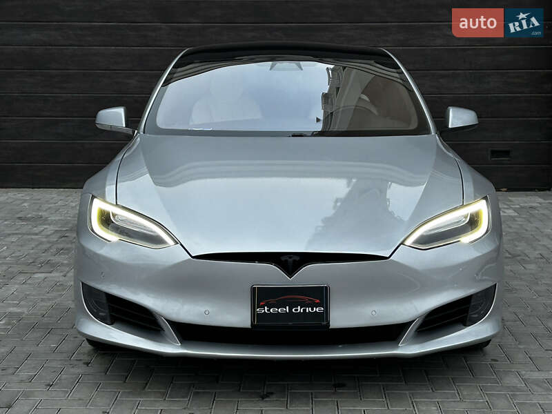 Лифтбек Tesla Model S 2017 в Николаеве