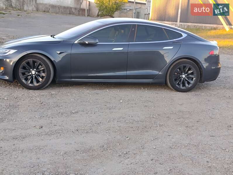 Лифтбек Tesla Model S 2016 в Вознесенске