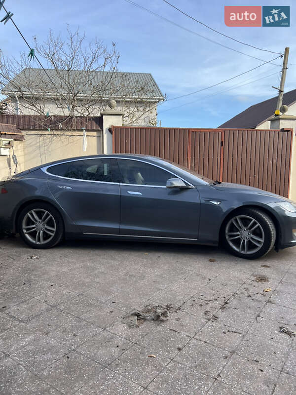 Лифтбек Tesla Model S 2013 в Одессе