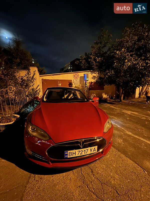 Лифтбек Tesla Model S 2013 в Одессе