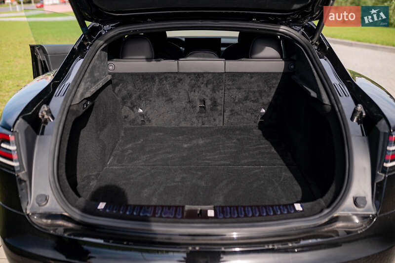 Лифтбек Tesla Model S 2022 в Львове