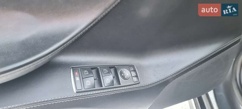 Лифтбек Tesla Model S 2015 в Нововолынске