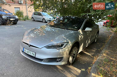 Лифтбек Tesla Model S 2017 в Днепре