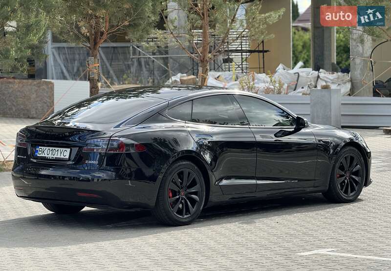 Ліфтбек Tesla Model S 2018 в Рівному