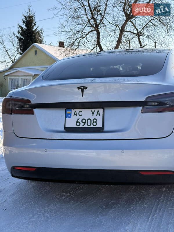 Лифтбек Tesla Model S 2016 в Владимире