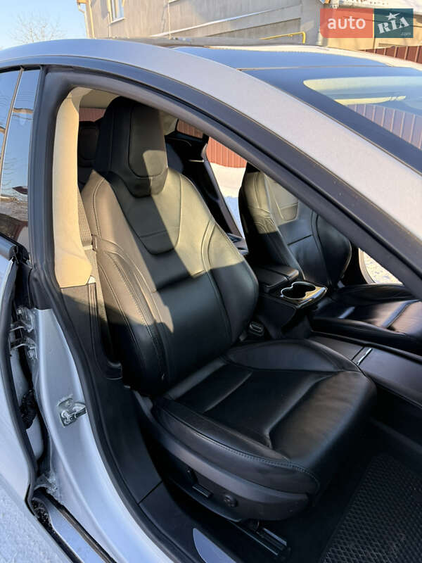 Лифтбек Tesla Model S 2016 в Владимире
