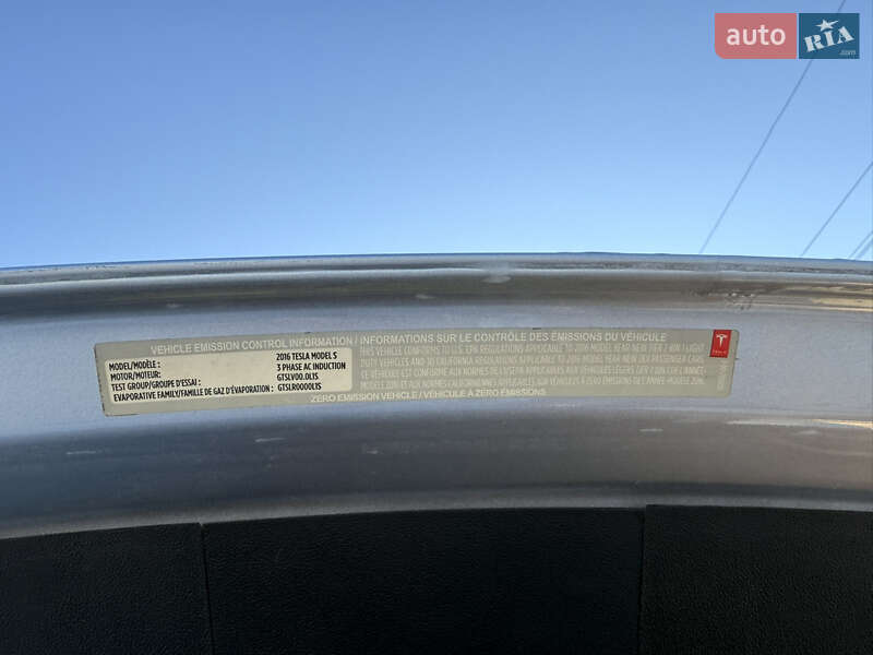 Ліфтбек Tesla Model S 2016 в Володимирі