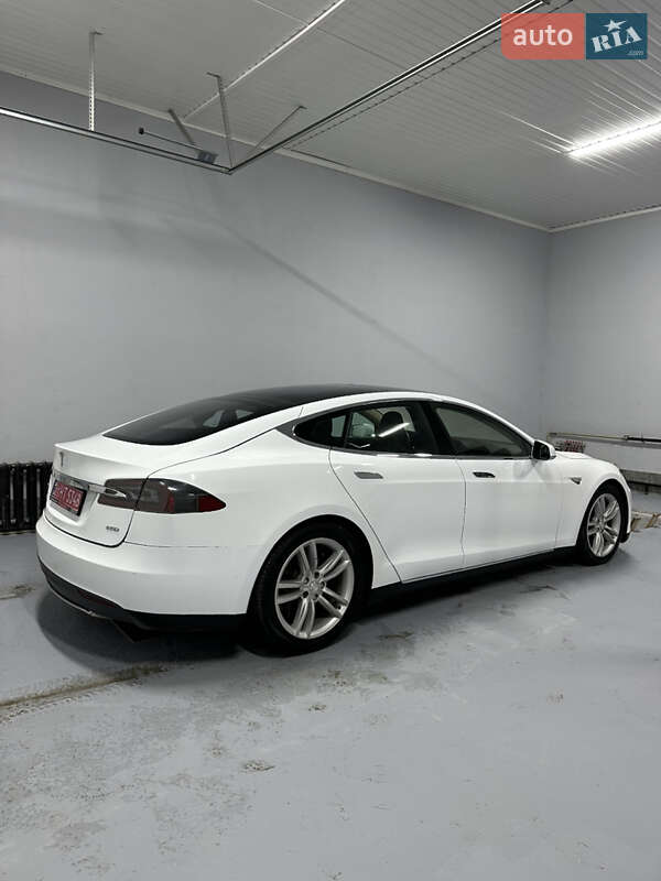Лифтбек Tesla Model S 2015 в Миргороде фото 8 Лифтбек Tesla Model S 2015 в Миргороде