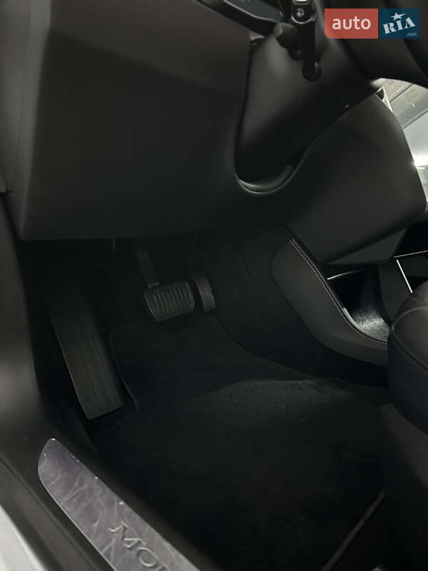 Лифтбек Tesla Model S 2015 в Миргороде фото 22 Лифтбек Tesla Model S 2015 в Миргороде