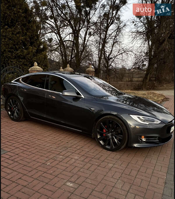 Лифтбек Tesla Model S 2020 в Ровно