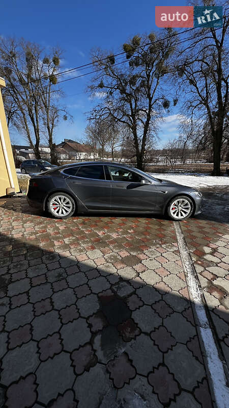 Лифтбек Tesla Model S 2020 в Ровно
