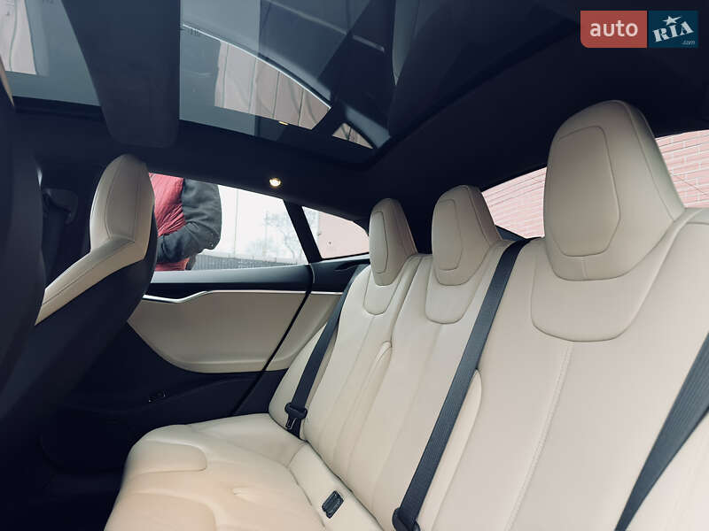 Лифтбек Tesla Model S 2015 в Одессе