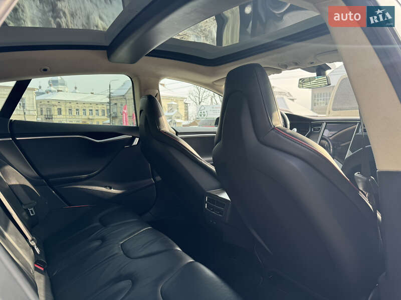 Лифтбек Tesla Model S 2014 в Коломые