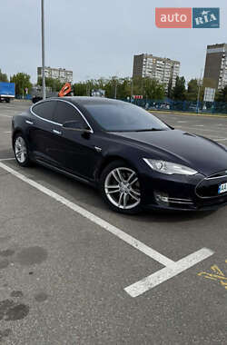 Ліфтбек Tesla Model S 2014 в Львові