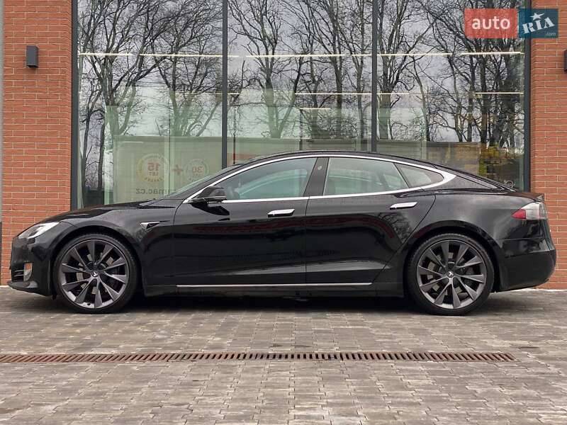 Лифтбек Tesla Model S 2019 в Киеве фото 5 Лифтбек Tesla Model S 2019 в Киеве