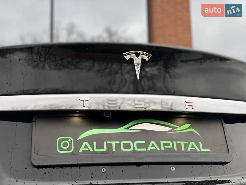 Лифтбек Tesla Model S 2019 в Киеве фото 11 Лифтбек Tesla Model S 2019 в Киеве