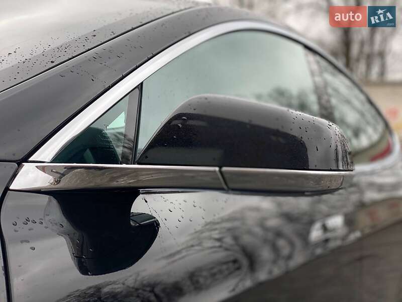 Лифтбек Tesla Model S 2019 в Киеве фото 16 Лифтбек Tesla Model S 2019 в Киеве