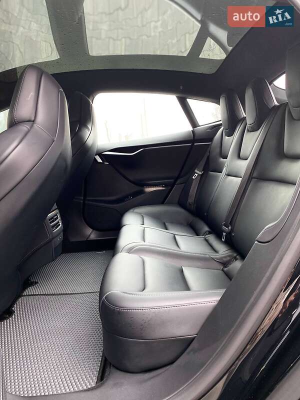 Лифтбек Tesla Model S 2019 в Киеве фото 55 Лифтбек Tesla Model S 2019 в Киеве