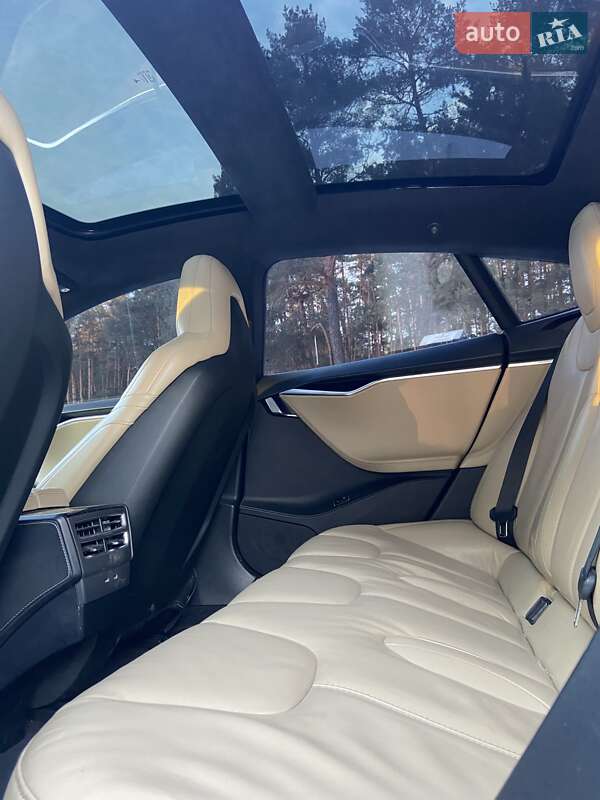 Ліфтбек Tesla Model S 2016 в Миргороді фото 13 Ліфтбек Tesla Model S 2016 в Миргороді