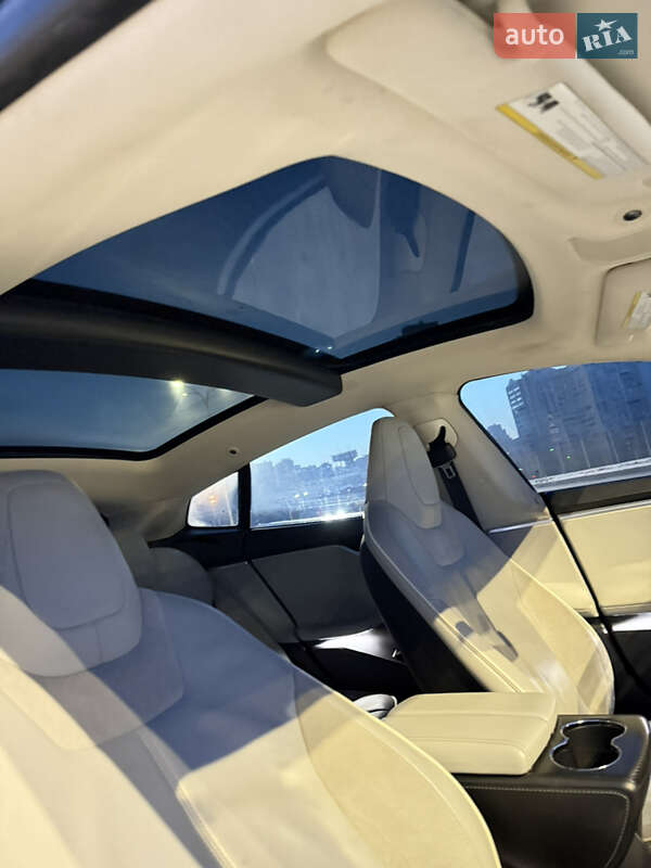 Лифтбек Tesla Model S 2014 в Киеве
