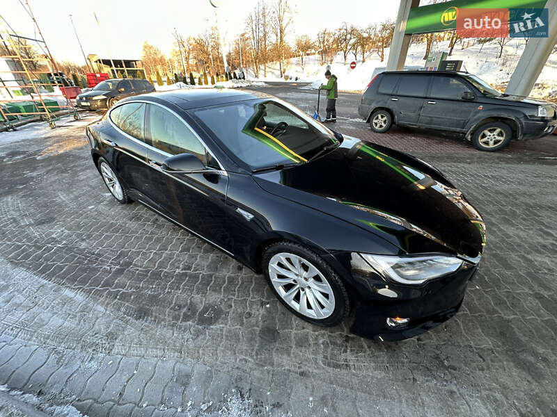 Лифтбек Tesla Model S 2016 в Долине фото 5 Лифтбек Tesla Model S 2016 в Долине