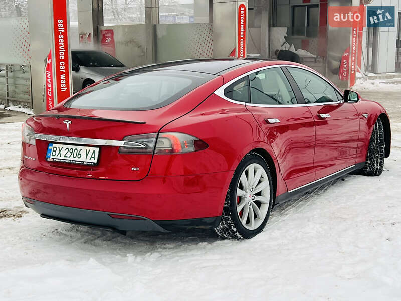 Ліфтбек Tesla Model S 2013 в Тернополі фото 16 Ліфтбек Tesla Model S 2013 в Тернополі