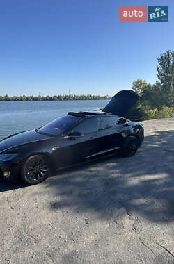 Лифтбек Tesla Model S 2016 в Днепре