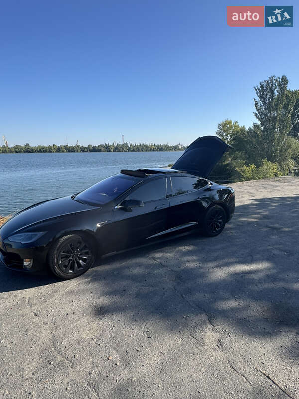 Лифтбек Tesla Model S 2016 в Днепре фото 5 Лифтбек Tesla Model S 2016 в Днепре