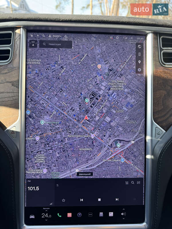 Лифтбек Tesla Model S 2016 в Киеве