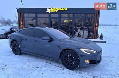 Ліфтбек Tesla Model S 2017 в Коломиї