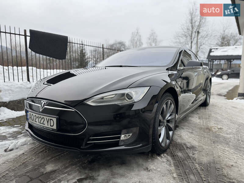 Ліфтбек Tesla Model S 2013 в Сваляві фото Ліфтбек Tesla Model S 2013 в Сваляві