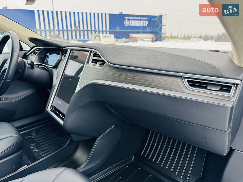 Лифтбек Tesla Model S 2015 в Ровно фото 28 Лифтбек Tesla Model S 2015 в Ровно