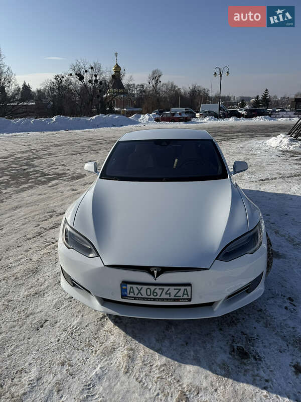 Лифтбек Tesla Model S 2016 в Харькове