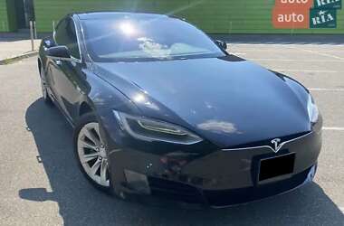 Лифтбек Tesla Model S 2016 в Киеве