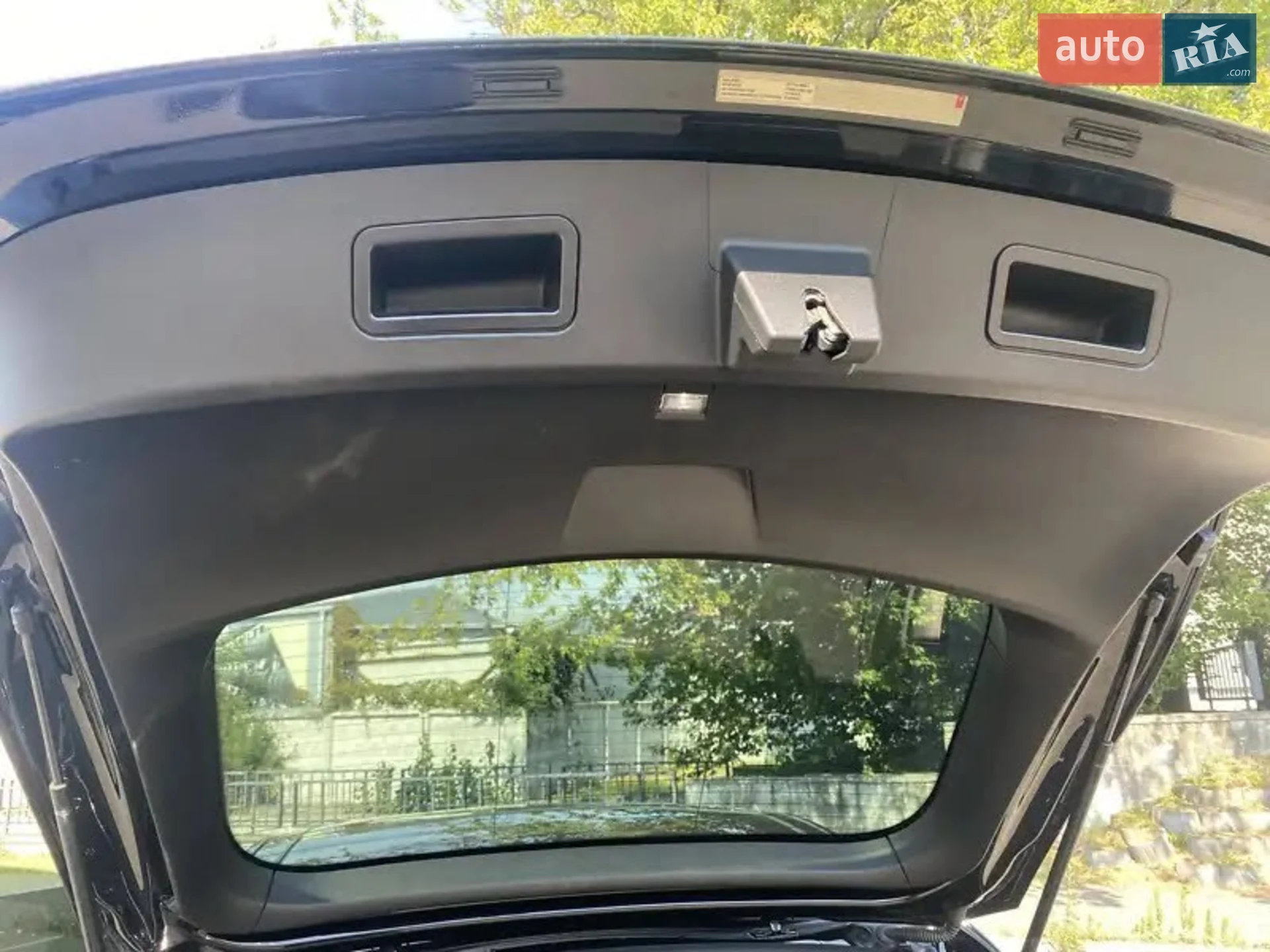 2016 Tesla Model S - мініатюра 16