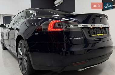 Лифтбек Tesla Model S 2015 в Дрогобыче
