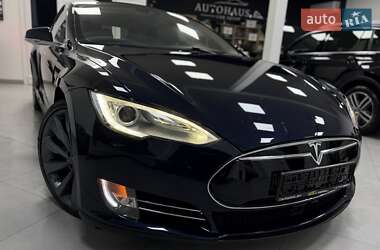 Лифтбек Tesla Model S 2015 в Дрогобыче