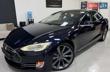 Лифтбек Tesla Model S 2015 в Дрогобыче