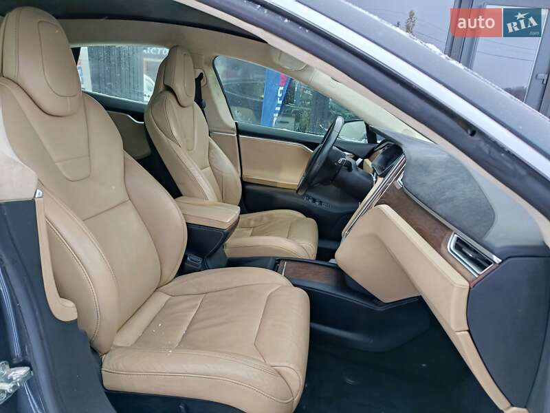 Лифтбек Tesla Model S 2017 в Подгайцах фото 17 Лифтбек Tesla Model S 2017 в Подгайцах