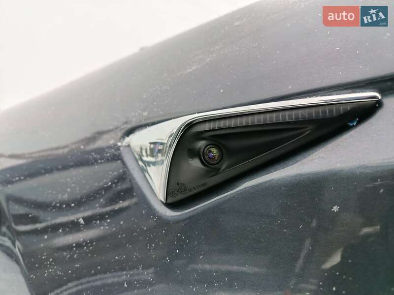 Лифтбек Tesla Model S 2017 в Подгайцах фото 21 Лифтбек Tesla Model S 2017 в Подгайцах