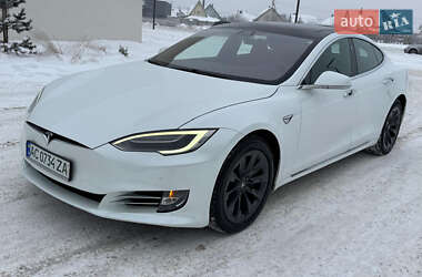 Лифтбек Tesla Model S 2018 в Луцке
