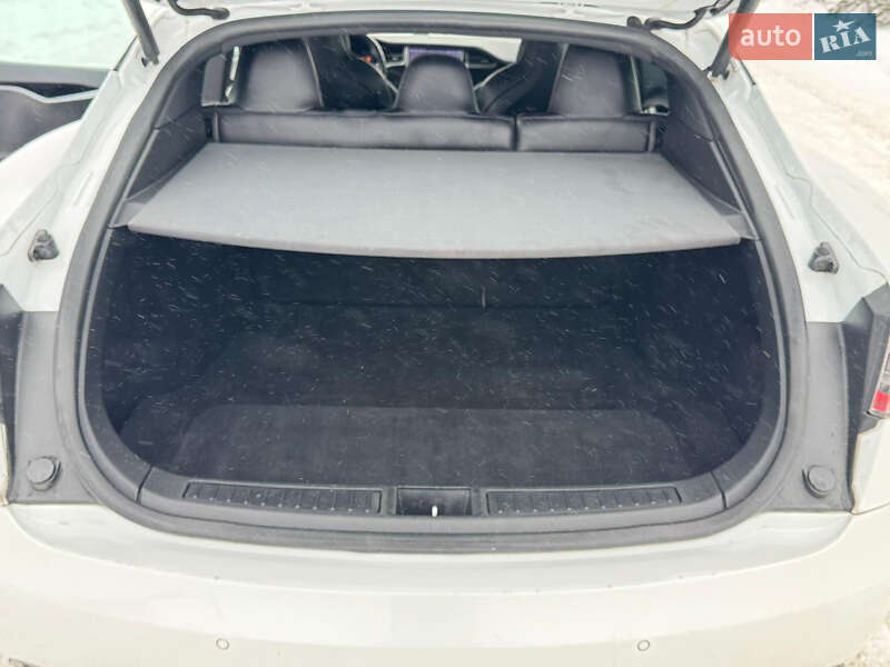Ліфтбек Tesla Model S 2018 в Луцьку
