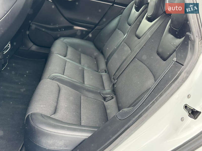 Ліфтбек Tesla Model S 2018 в Луцьку