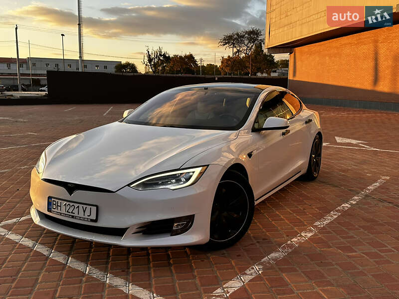 Ліфтбек Tesla Model S 2020 в Одесі
