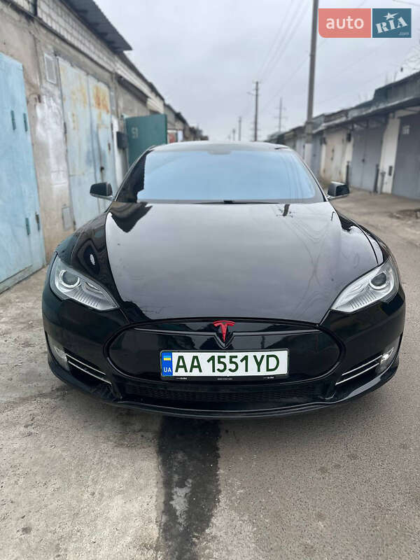 Tesla Model S 2013